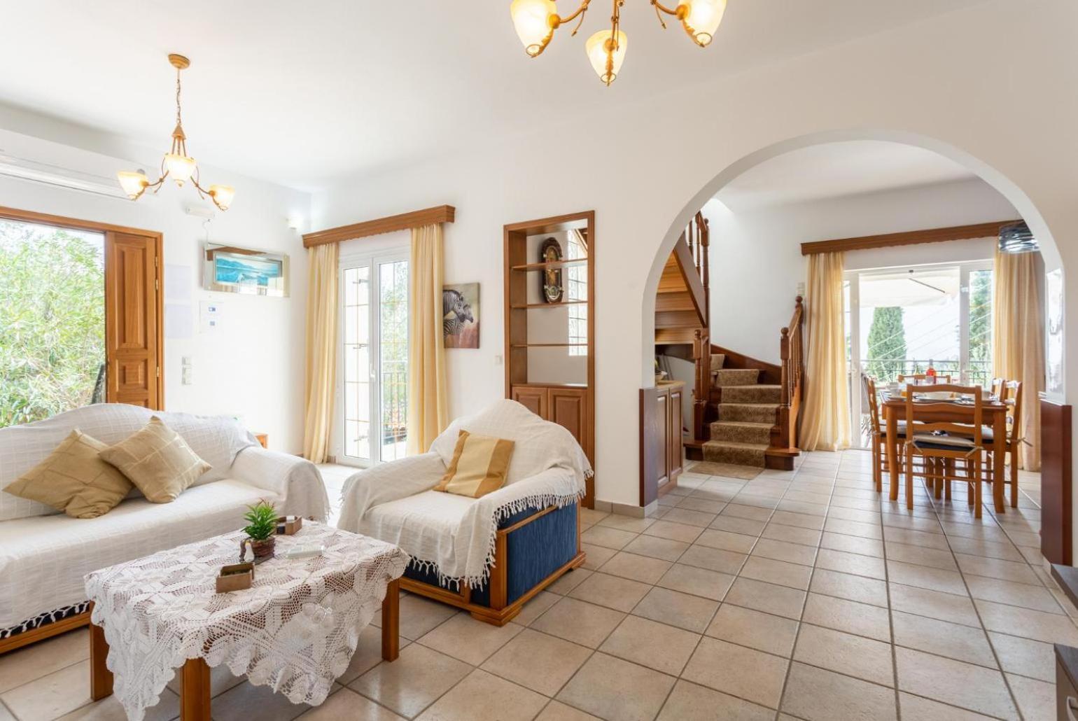 Villa Evie Nisaki  Buitenkant foto